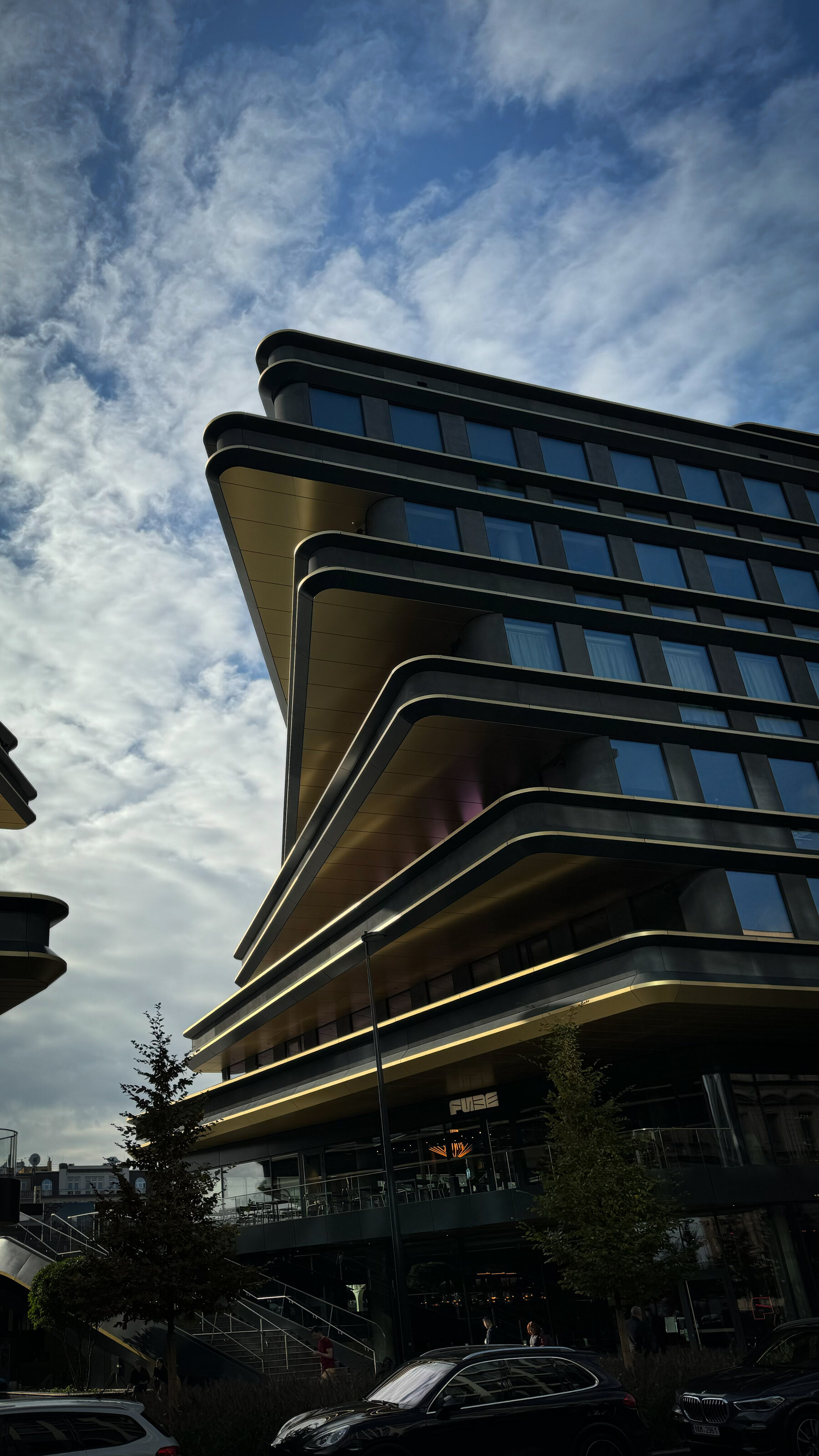 Fachada de un edificio contemporáneo